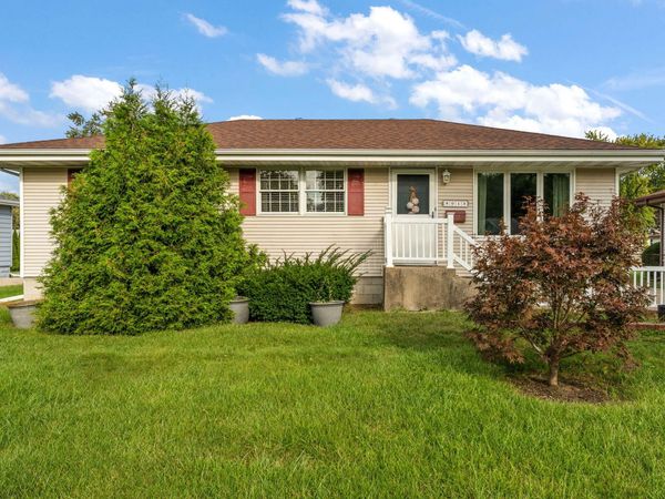 8013 Columbia Avenue , Munster, IN 46321