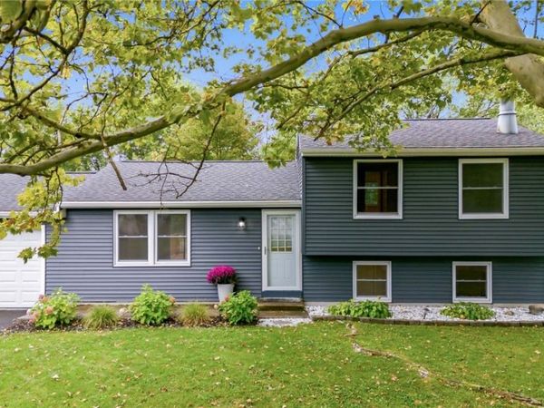 4270 Old Meadow Road , Clay, NY 13041
