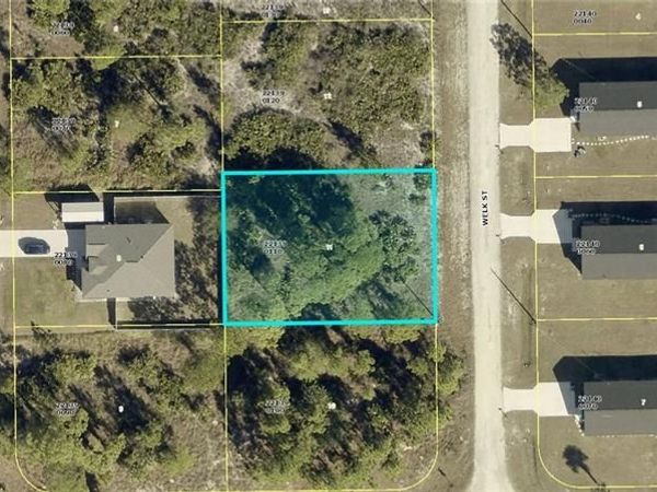 1845 Welk ST , LEHIGH ACRES, FL 33972