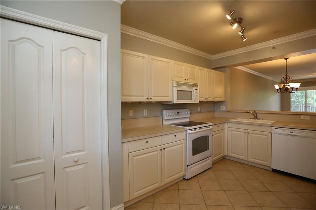7811 Regal Heron Cir, Unit 4-204, Naples, FL 34104 Photo