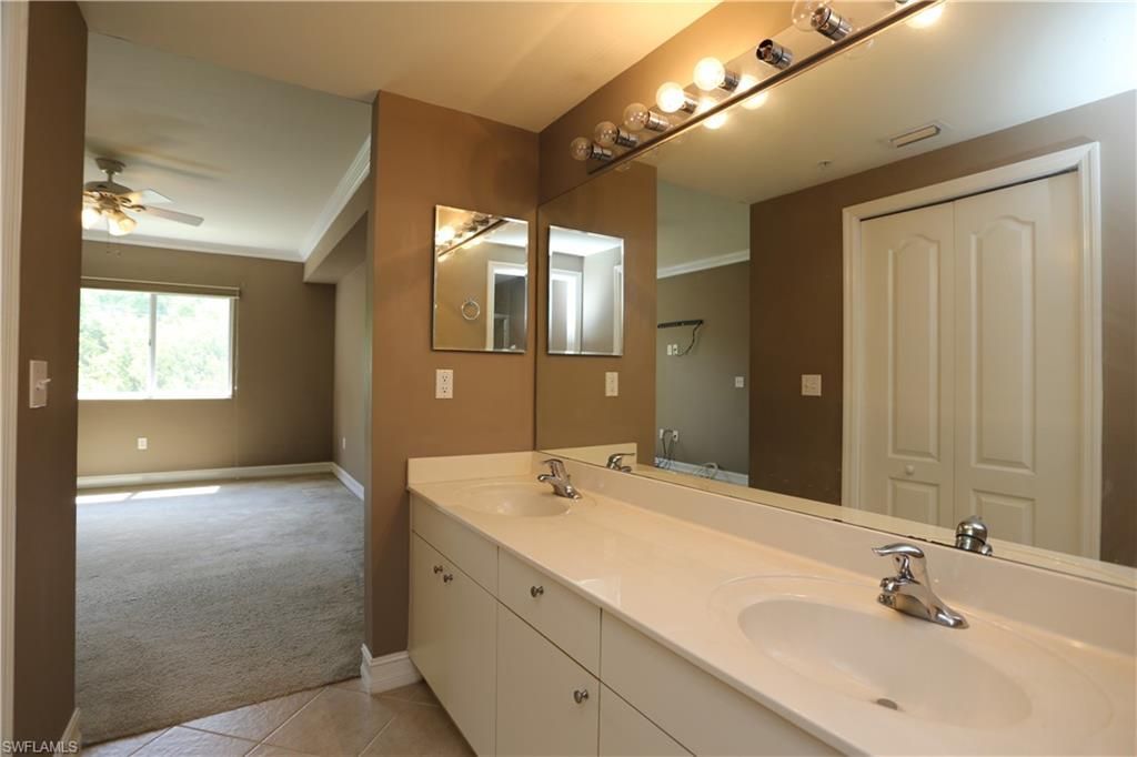 7811 Regal Heron Cir, Unit 4-204, Naples, FL 34104 Photo