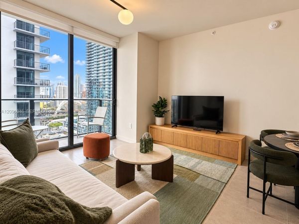 11 NE 6th St , Unit 3211, Miami, FL 33132