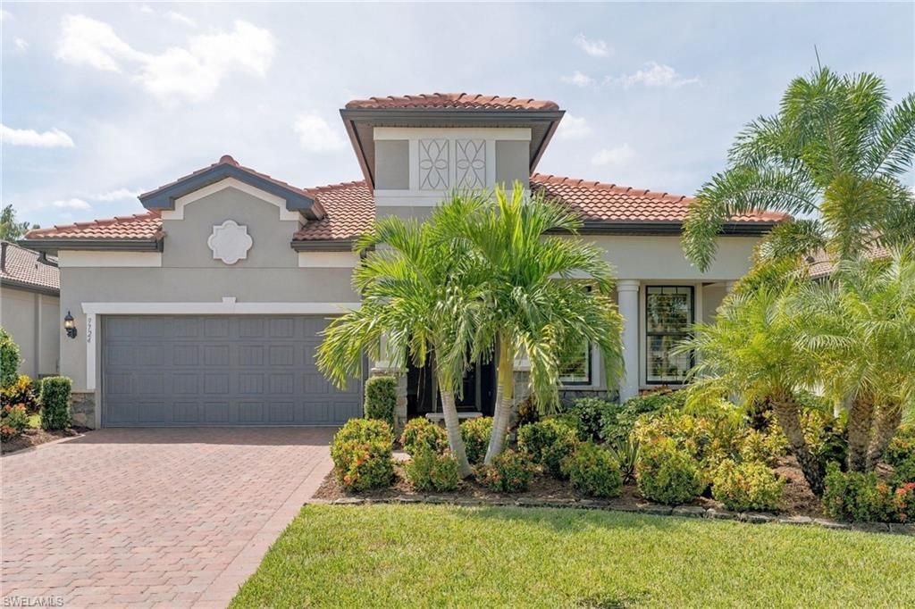 9724 Everglades Dr, Naples, FL 34120 Photo