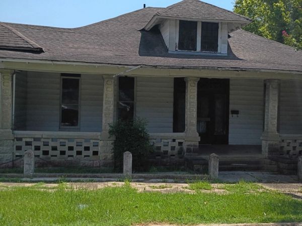 400 S Meridian Street, Aberdeen, MS 39730