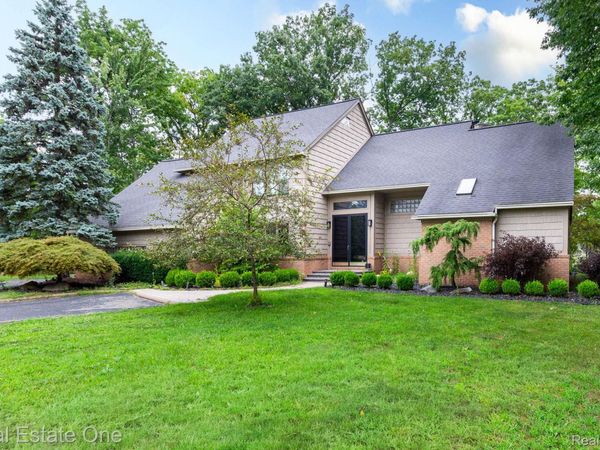3738 Cherrywood Court , Rochester Hills, Mi 48309