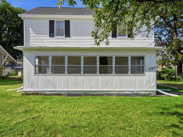 303 MCKINLEY Avenue, Bartonville, IL 61607