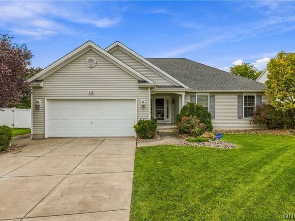 175 Pin Oak Circle , Grand Island, NY 14072