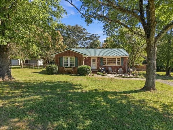 1616 Riverside Drive , Hillsborough, NC 27278