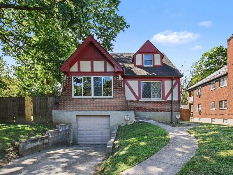 6619 Ravenal Court, Cincinnati, OH 45213 Photo 2
