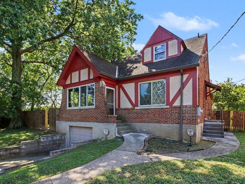 6619 Ravenal Court, Cincinnati, OH 45213 Photo 3