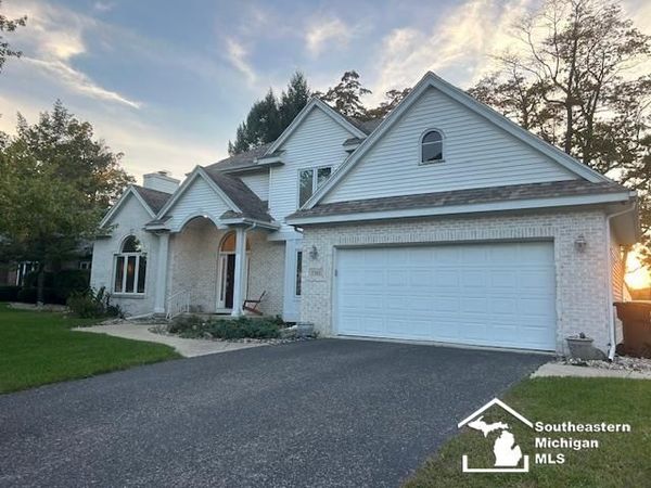 7365 Hidden Valley Drive, Lambertville, MI 48144
