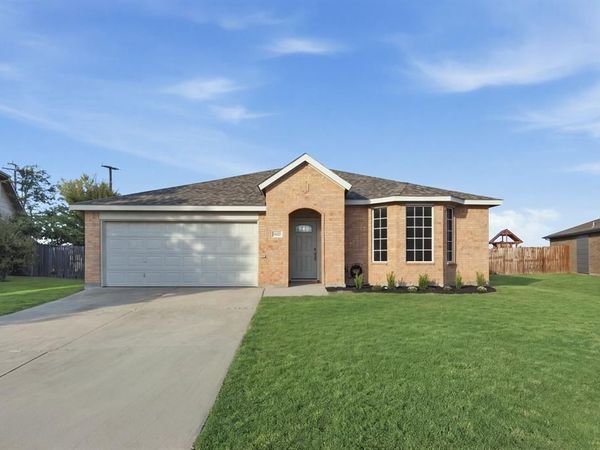 1627 Sequoia Drive, Krum, TX 76249