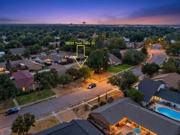 3830 Twin Falls Street , Irving, TX 75062