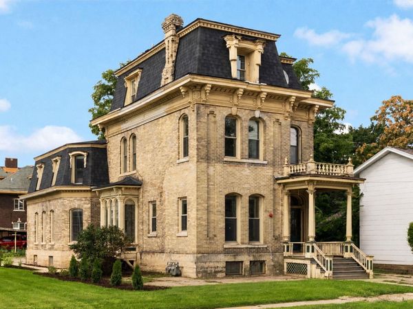 170 S Jackson Street, Janesville, WI 53548