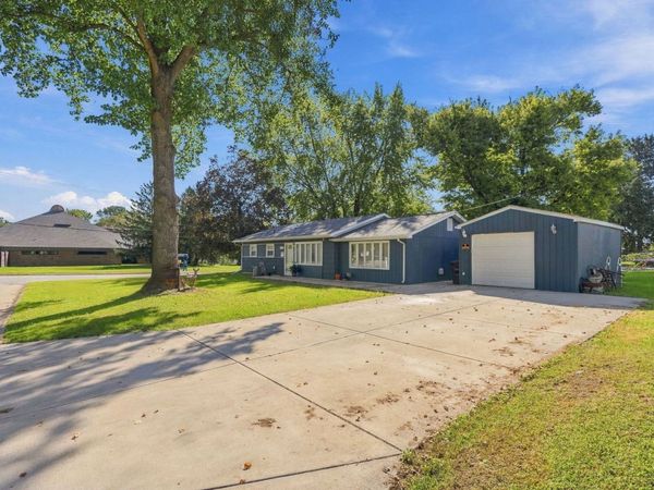 2916 28th Avenue , Rock Island, IL 61201