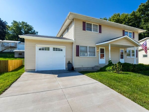 3109 Sunburst Drive, Bettendorf, IA 52722