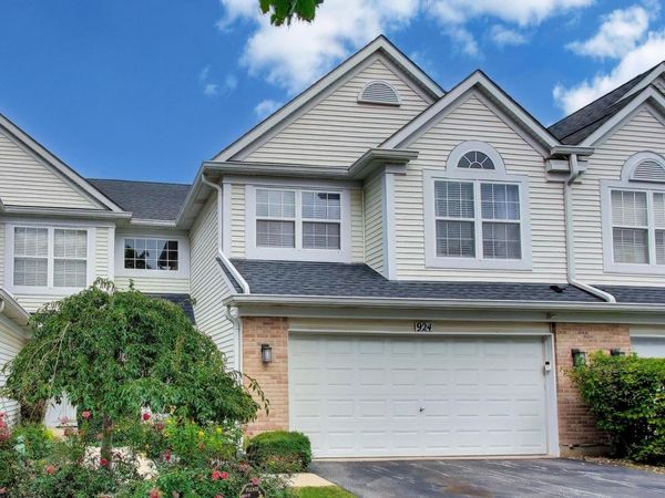 924 Ainsley Drive , Unit ---, West Chicago, IL 60185