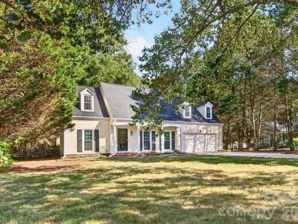 9121 Gamesford Drive, Charlotte, NC 28277