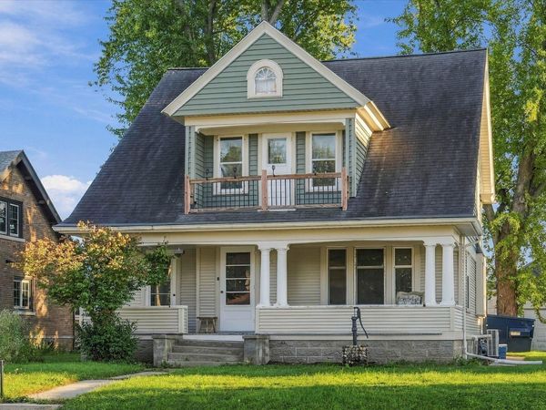 823 Center Ave, Oostburg, WI 53070
