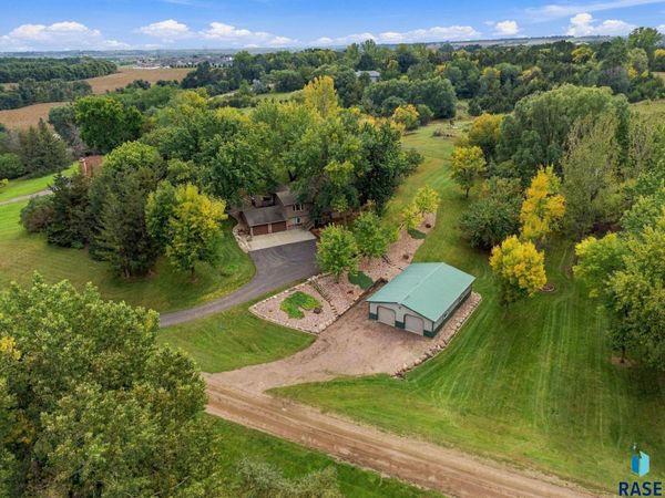 7505 E Elston Pl Rd, Sioux Falls, SD 57107