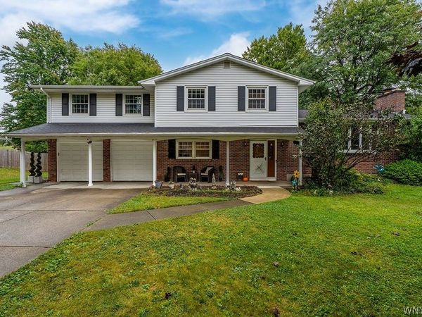 4565 Christian Drive , Clarence, NY 14031