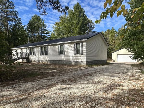 32318 W Saint Michaels PL, Paradise, MI 49768