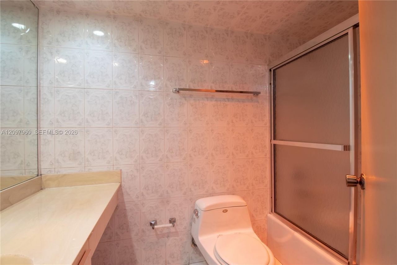 230 174th St , Unit 911, Sunny Isles Beach, FL 33160 Photo