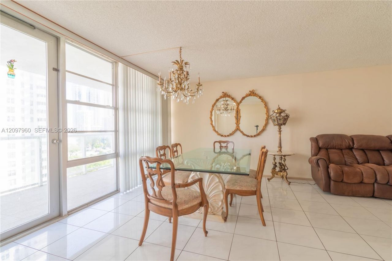 230 174th St , Unit 911, Sunny Isles Beach, FL 33160 Photo