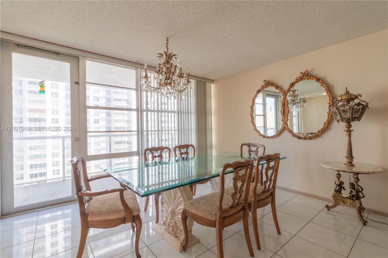 230 174th St , Unit 911, Sunny Isles Beach, FL 33160 Photo