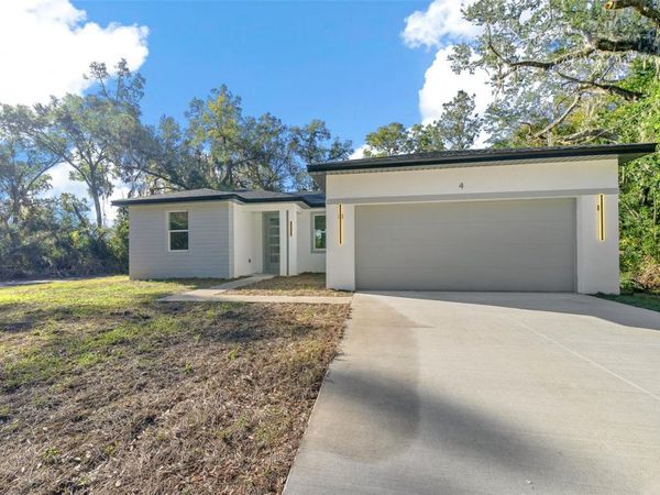 4 OAK CIRCLE , OCALA, FL 34472