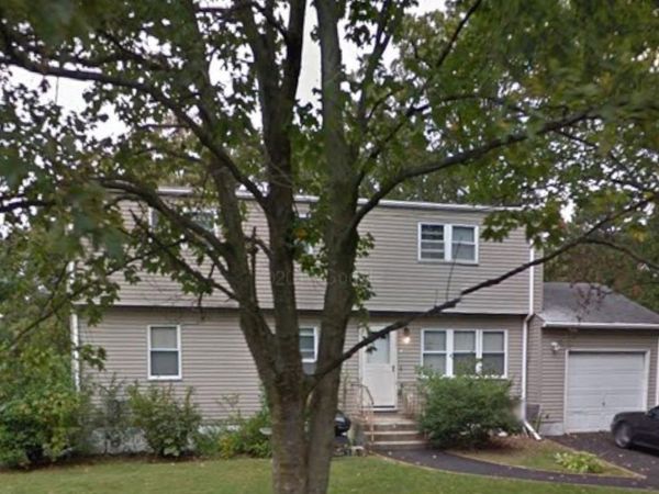 24 Floyd Street, Deer Park, NY 11729