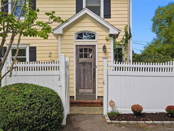 52 Bayway Avenue , Brightwaters, NY 11718