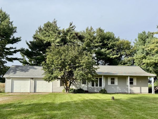 21408 Lincoln Road , Sterling, IL 61081