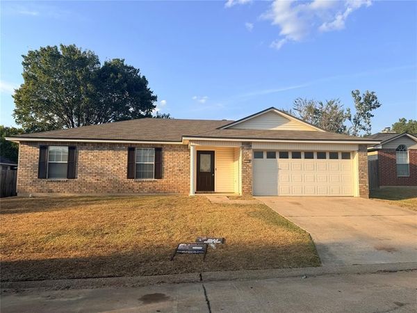 7504 Pecanwood Court , Haughton, LA 71037