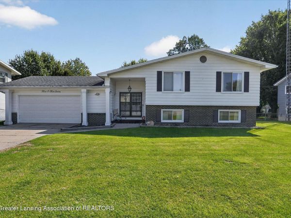5027 Geraldine Drive, Lansing, MI 48917