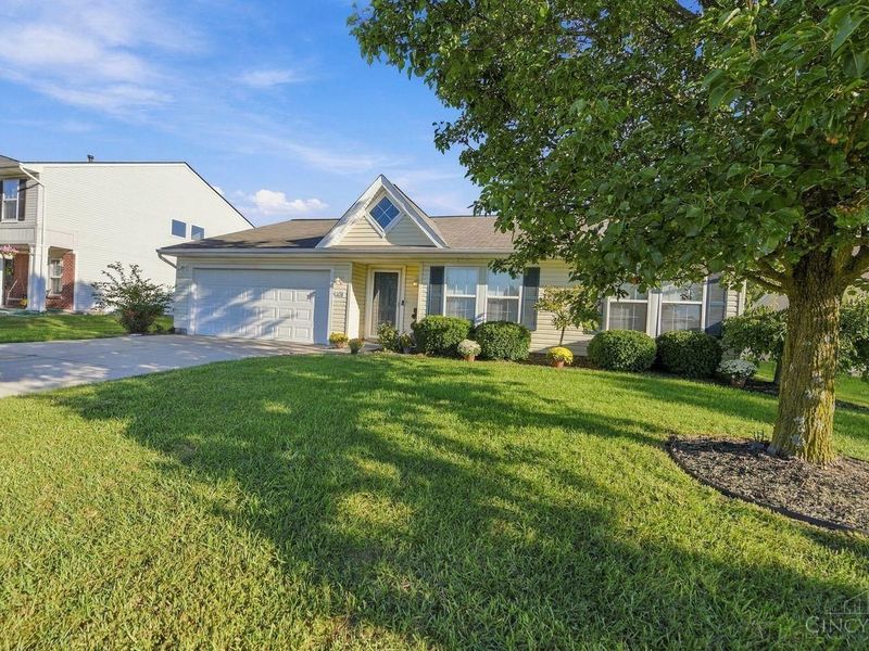 1194 Bugle Bluff Court, Lebanon, OH 45036 Photo 3