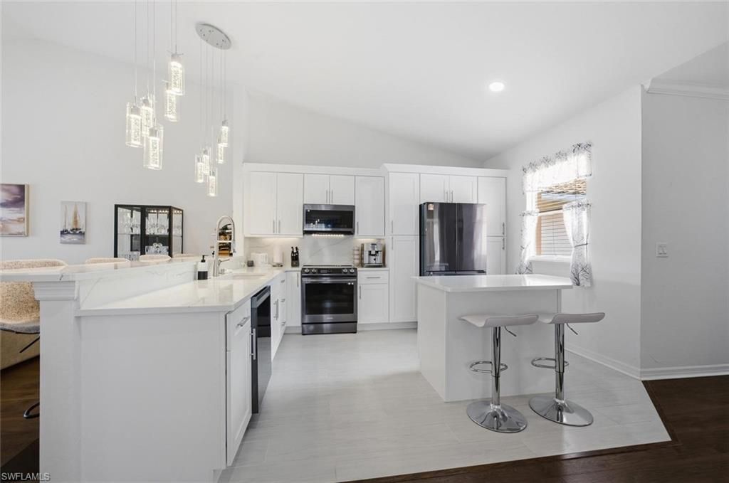 250 Robin Hood Cir , Unit 201, Naples, FL 34104 Photo