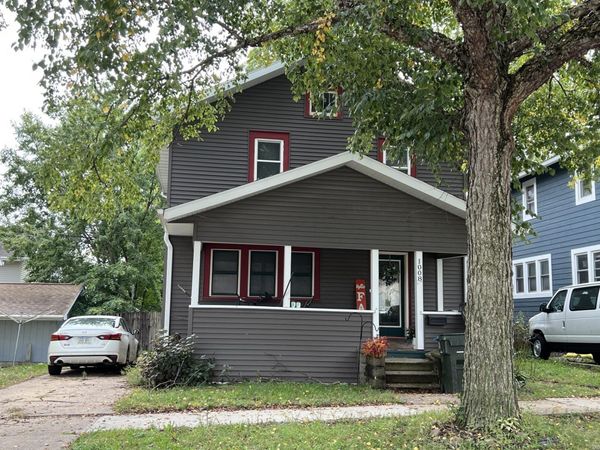 1008 W 2nd Street, Cedar Falls, IA 50613