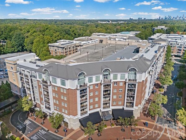 4620 Piedmont Row Drive W, Unit 302, Charlotte, NC 28210