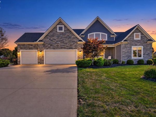 5211 E Bay Pointe Circle, Port Clinton, OH 43452