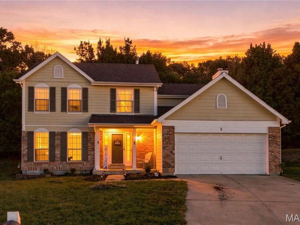 5 Autumn Peak Court, Fenton, MO 63026