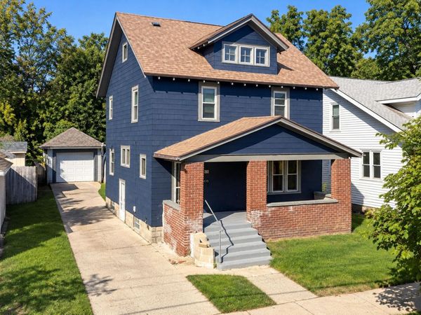 215 Brown Street SE, Grand Rapids, MI 49507