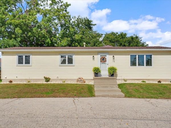 116 SE 10th Street, Dyersville, IA 52040
