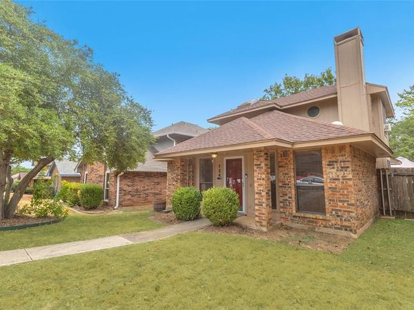 734 Red Oak Drive, Lewisville, TX 75067