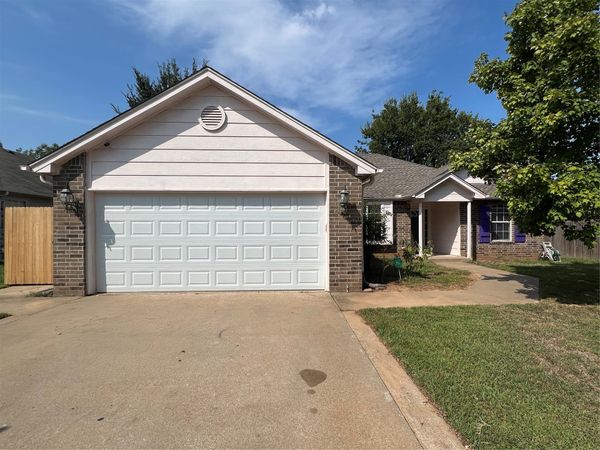 11704 S Gum Avenue , Jenks, OK 74037