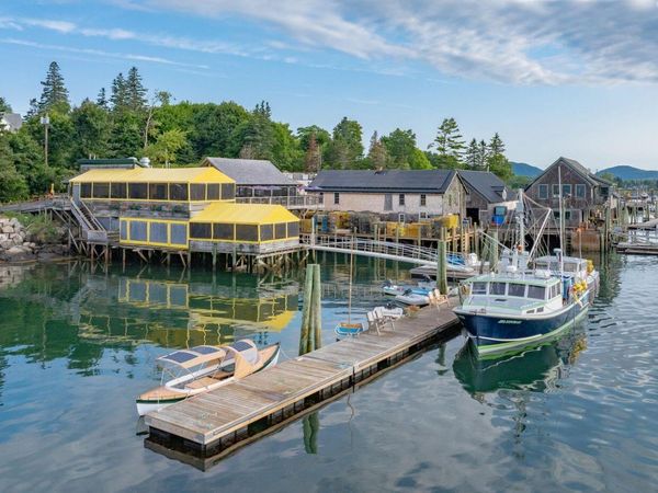 11 Thurston Road , Tremont, ME 04674