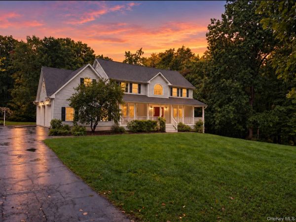 22 Eskew Court, Pine Bush, NY 12566