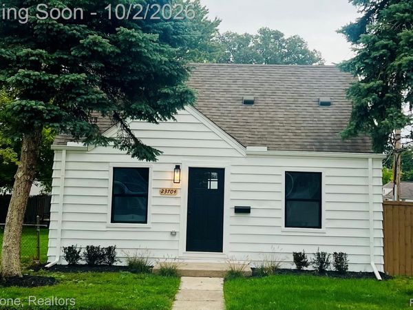 23704 Piper Avenue, Eastpointe, Mi 48021