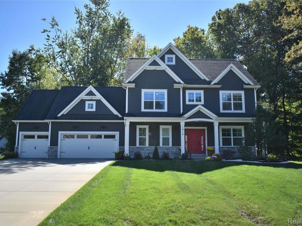 1014 Woods Edge Drive, Hartland Township, Mi 48353