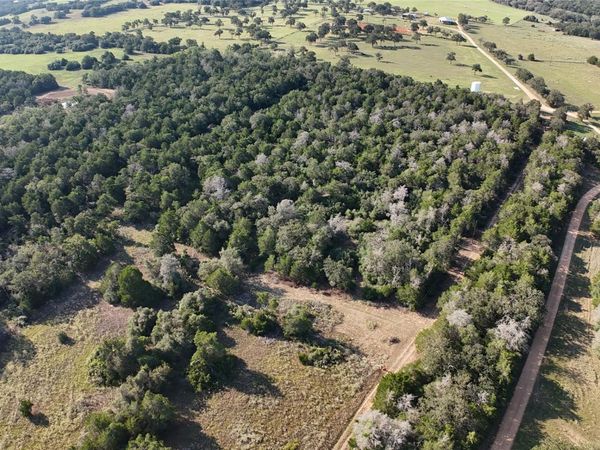 000 Charles Burnes LN, Rosanky, TX 78953
